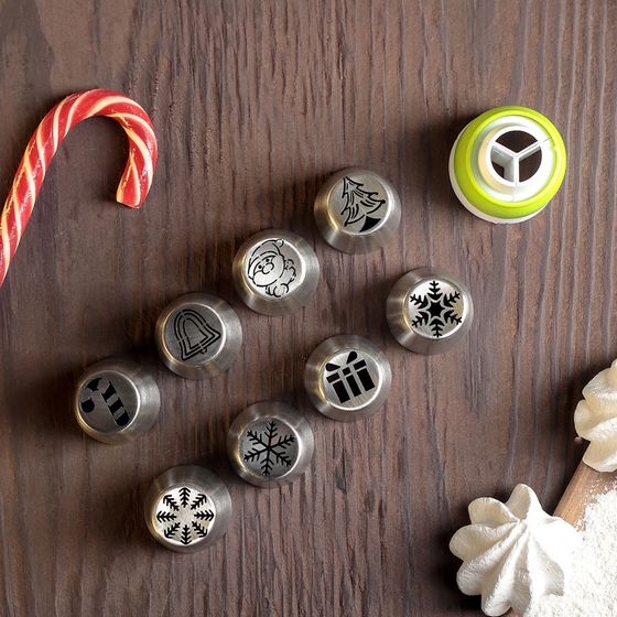 !09 Набор кондитерский «Новый год», 12 предметов: 3 мешка 29x22 см, насадки 8 шт 3,5x4 см и адаптер, насадки МИКС