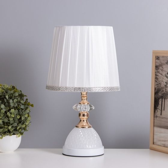 Лампа настольная «Ким» 1×40 Вт Е27 1×5 Вт LED белый/золото 23×23×40 см