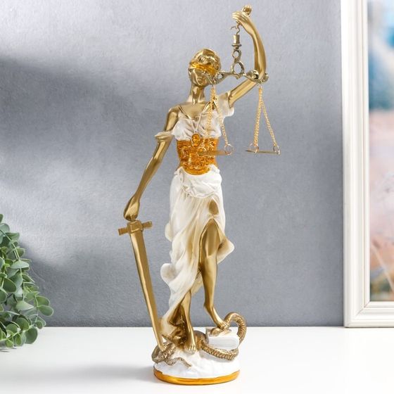 Сувенир полистоун &quot;Богиня Фемида - Правосудие&quot; белый с золотом 38х9х9 см