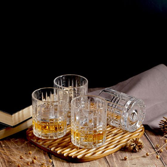 Набор из 4-х крутяшихся стаканов для виски SPIN N&#39;SWIRL 285мл