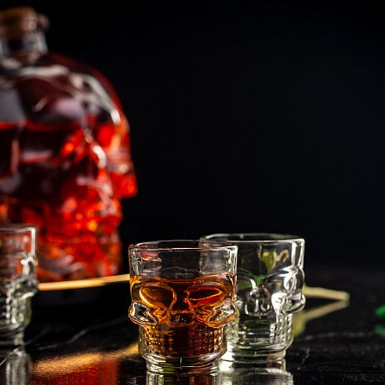 Набор SKULL 7 предметов (штоф 800мл  стопки 6шт 50мл)