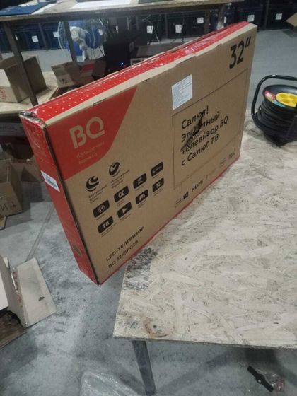 УЦЕНКА-Телевизор LED 32&quot; BQ 32FSF02B черный SmartTV СалютТВ безрамочный-(вмятина на задней стенке, нарушена упаковка)