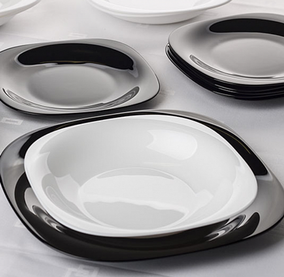 Тарелка обеденная НЬЮ КАРИН черная 26см