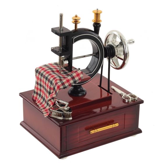 Изделие декоративное &quot;Швейная машинка&quot; (музык.), Д14,5 Ш12 В20 см