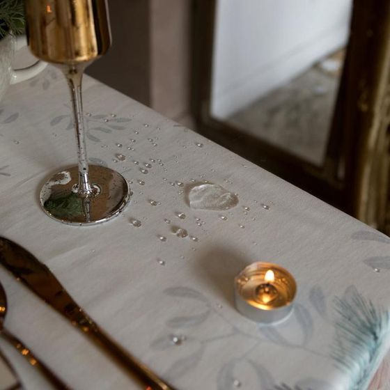 !09 Скатерть новогодняя &quot;Christmas flowers&quot; 149×220 см с ГМВО, 100% хлопок, 190 г/м². водоотталкивающая