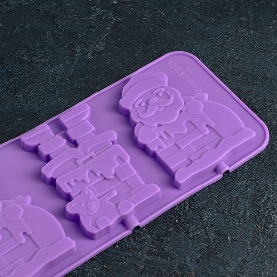 !09 Форма для леденцов новогодняя «Дед Мороз», силикон, 36×12 см, 4 ячейки (10,2×7,5 см), с палочками, цвет МИКС