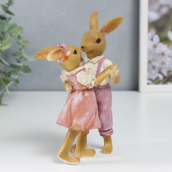 !09 Сувенир полистоун "Танцующие кролики, в розовых нарядах" 14,5х6,5х9 см