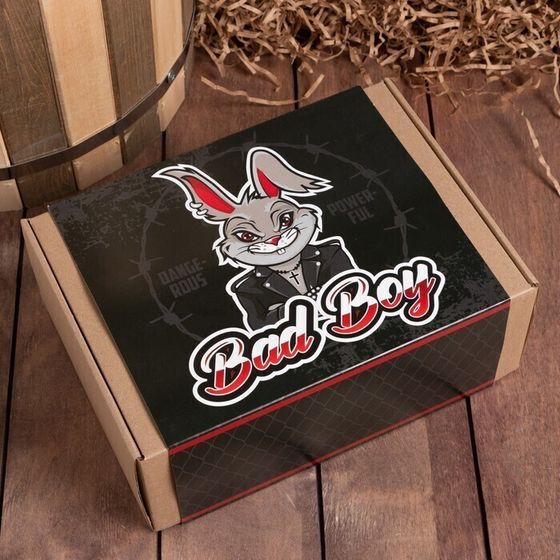 !09 Набор подарочный Danger boy 8 предметов(Бритвенный станок, Варежка-мочалка, Зубная щётка, Мочалка, Полотенце, Принадлежности для маникюра, Щётка)