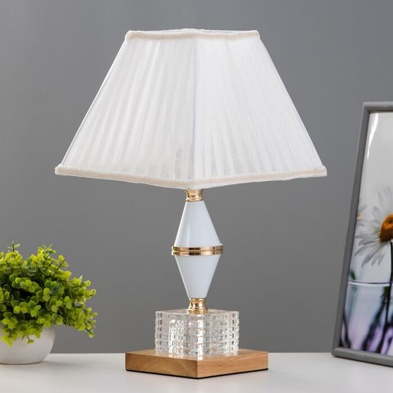Настольная лампа «Шанта» Е27 40 Вт бело-золотой 23×23×41 см RISALUX