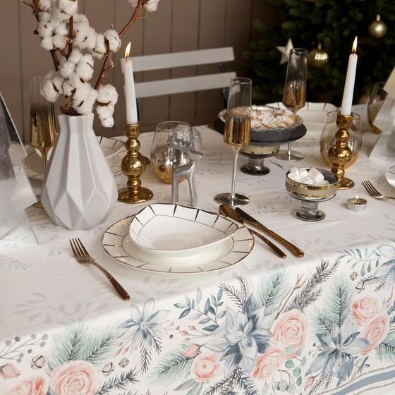 !09 Скатерть новогодняя &quot;Christmas flowers&quot; 149×220 см с ГМВО, 100% хлопок, 190 г/м². водоотталкивающая