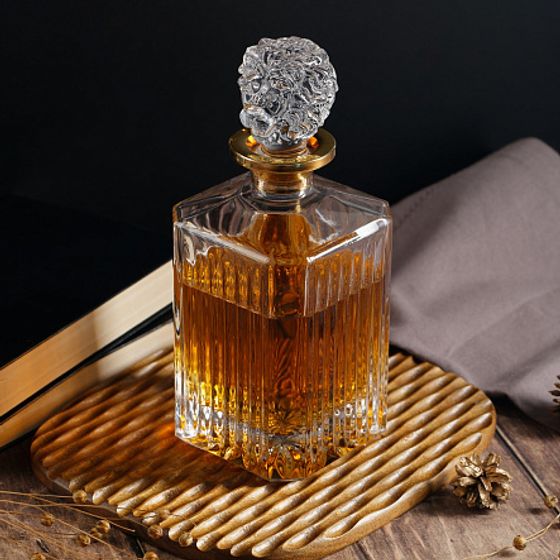 Штоф для крепких напитков  SPIRIT OF LION 850мл