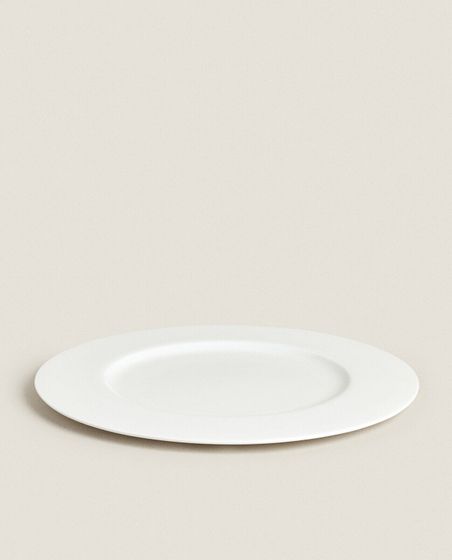 Round bone china serving dish