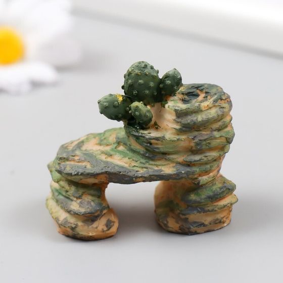 Фигурка для флорариума полистоун «Сад камней и кактус», 5×2.8×4.5 см