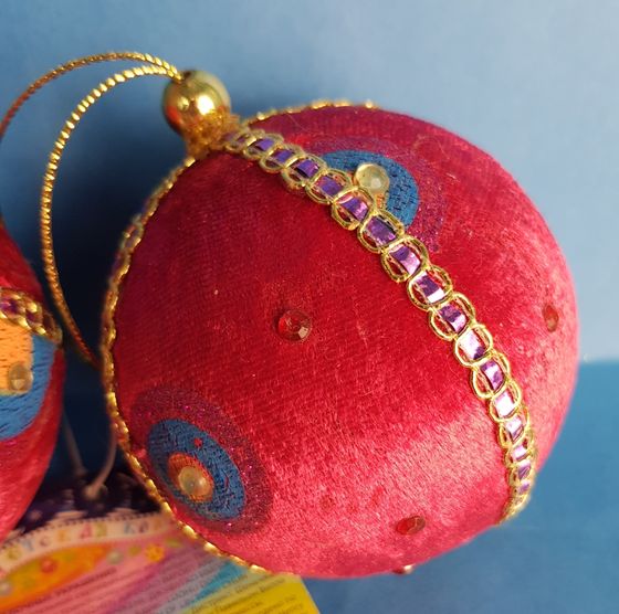 !09 Набор елочных шаров (набор 2 штуки) «Красный шар », d=9 см, флок цвет красный