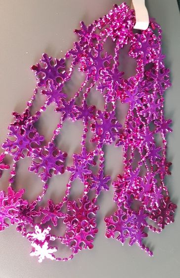 !09 НАБОР 3 ШТУКИ - ЕЛОЧНОЕ УКРАШЕНИЕ MARKO FERENZO - БУСЫ "СНЕЖИНКИ" 2,7 М., ЦВЕТ ФУКСИЯ