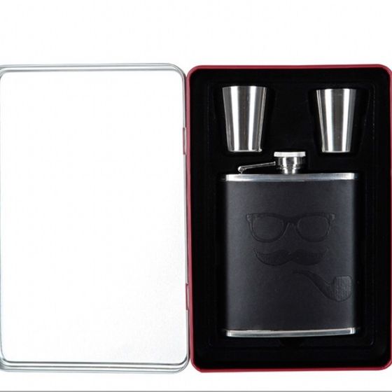 !09 Набор подарочный "Автомобили" (20.2x13.2x6.7)/фляга д/спиртных напитков, 200 мл и 2 стопки/, 3 предмета