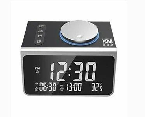 Радиобудильник Soundmax SM-1521U черный/серебро
