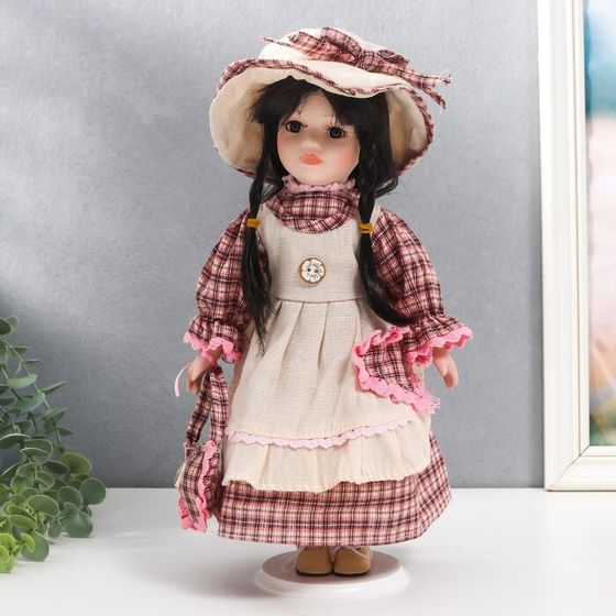 Кукла коллекционная керамика &quot;Олеся в платье и шляпке в клетку&quot; 30 см
