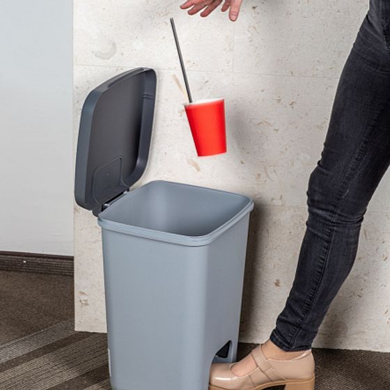 Контейнер для мусора с педалью, рамкой и лотком ESSENTIALS 20L АНТРАЦИТ/СЕРЫЙ