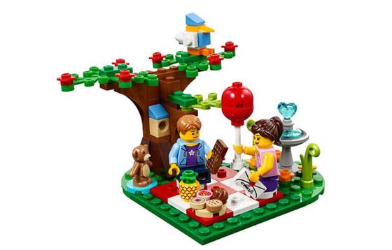 LEGO Романтический набор для пикника ко Дню святого Валентина