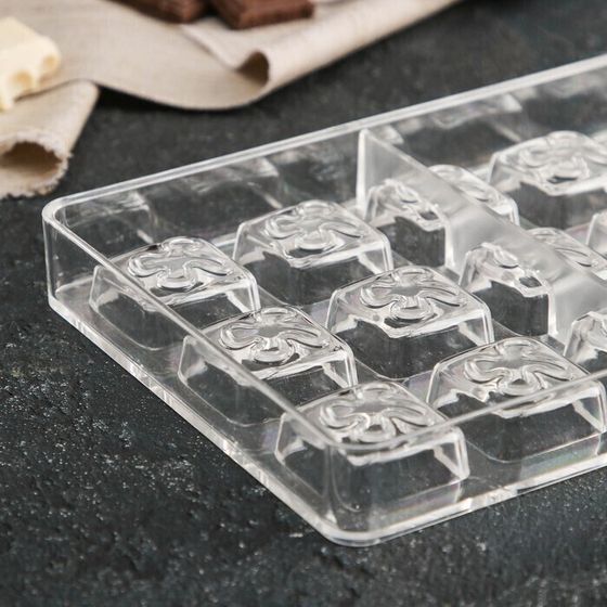 !09 Форма для шоколада и конфет «Клевер», 27,5×17,5×2,5 см, 21 ячейка, ячейка 2,5×2,5×1 см