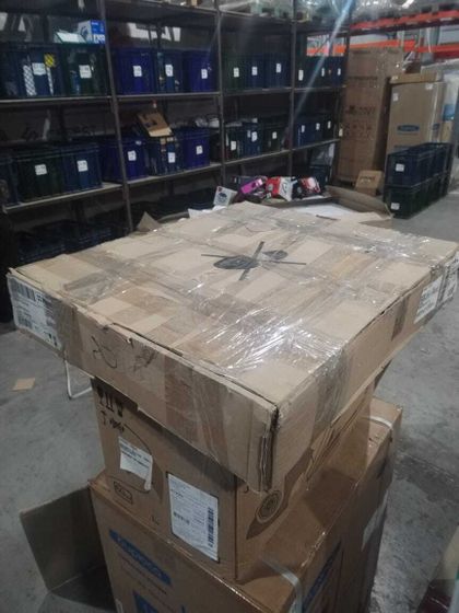 УЦЕНКА-Газовая варочная панель Hansa BHGI63030-(царапины на корпусе, сломан усик на решетке, плохая упаковка)