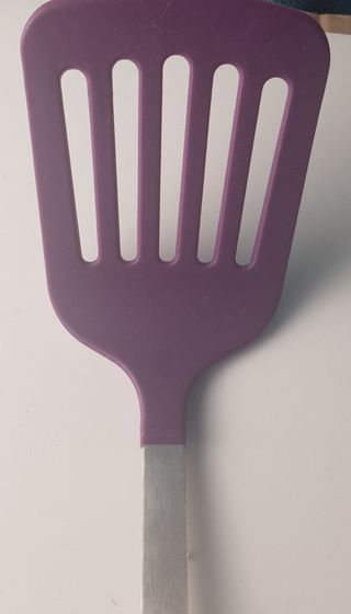 !09 Лопатка с прорезями 38 см. цвет микс