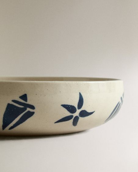 Bowl with sea motifs