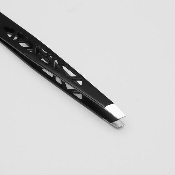 !Пинцет «Геометрия», скошенный, 9,5 см, цвет чёрный