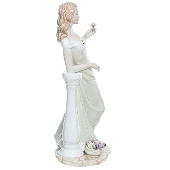 Фигурка декоративная &quot;Девушка&quot;, Д14 Ш10 В27,5 см