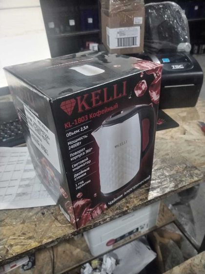 УЦЕНКА-Чайник электрический Kelli KL-1803 2.5л, 2400Вт белый/черный-(сломано крепление крышки)