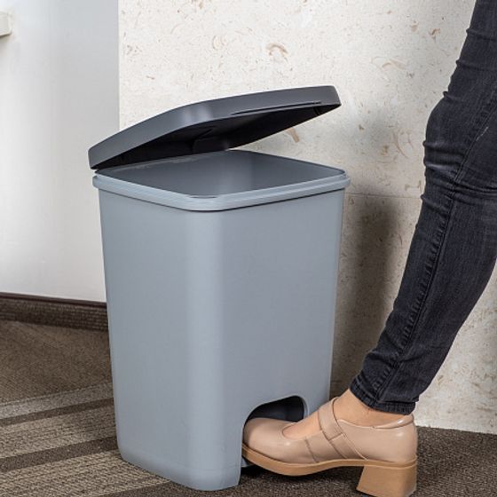 Контейнер для мусора с педалью, рамкой и лотком ESSENTIALS 20L АНТРАЦИТ/СЕРЫЙ