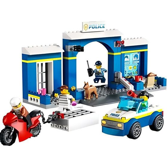 LEGO City Collection Police Station Chase Building Blocks 172 60370