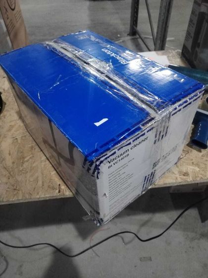 УЦЕНКА-Пылесос Blackton Bt VC1401B 1400Вт черный/красный мешок-(б/у, плохая упаковка)