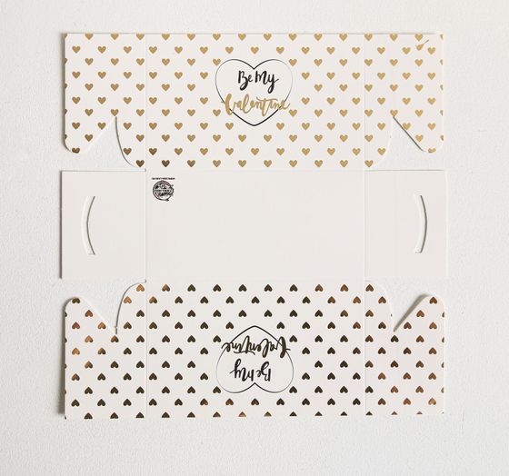 !09 Коробка (набор 4 штуки) на 2 капкейка "Be my Valentine", 16 × 8 × 10 см.