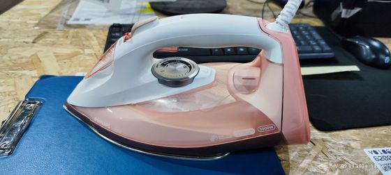 УЦЕНКА-Утюг Philips GC4905/40 3000Вт белый/розовый (Трещина на емкости для воды (течет), потертости на подошве, плохая упаковка)