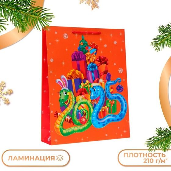 Пакет новогодний подарочный &quot;Змейки с подарками Символ года&quot;, 33 х 42,5 х 10 см
