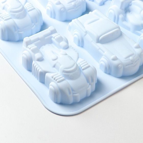 !09 Силиконовая форма для выпечки «Гонки», 29,5×27 см, 6 ячеек (11,5×6,5 см), цвет МИКС