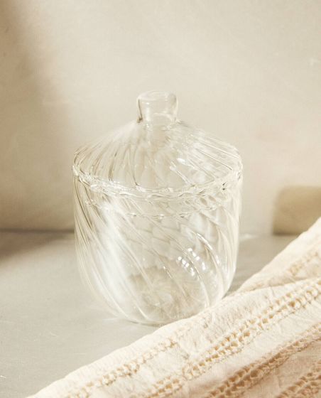 Scalloped organiser jar