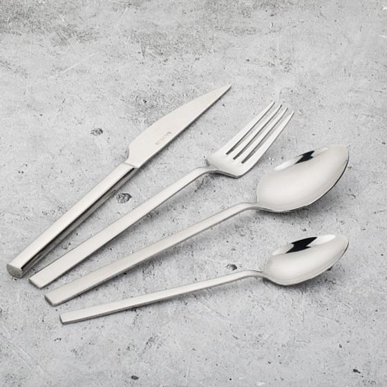 Нож столовый QUADRO