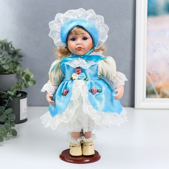 Кукла коллекционная керамика &quot;Алиса в голубом платьице и чепчике&quot; 30 см