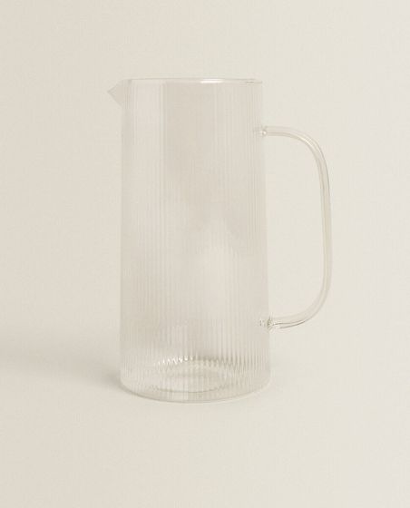 Borosilicate jug with line design