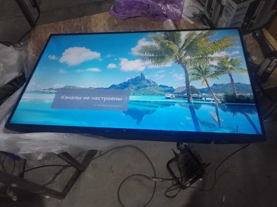 УЦЕНКА-Телевизор LED 43&quot; BQ 43FS36B черный Smart TV-(битый пиксель верхний левый угол, плохая упаковка)