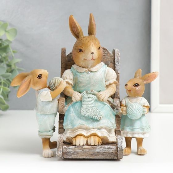 Фигурка полистоун «Зайка-бабуля с внучатами», 16.5×11×17.5 см