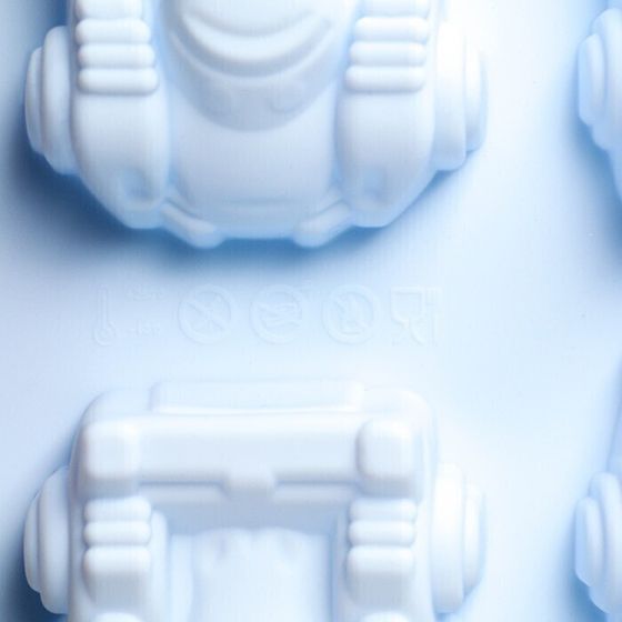 !09 Силиконовая форма для выпечки «Гонки», 29,5×27 см, 6 ячеек (11,5×6,5 см), цвет МИКС