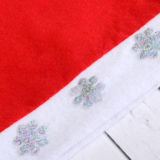 !09 Колпак новогодний 3 штуки "Снежинка" с наклейкой, красный