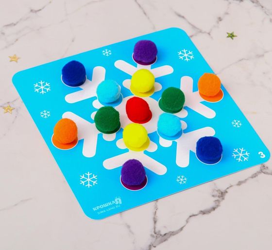 !09 Развивающая игра с помпошками "Разложи по цветам. Зимняя сказка"
