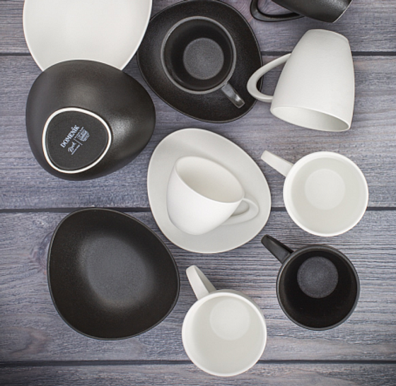 Салатник треугольный ROCK BLACK 16см