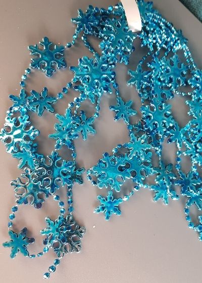 !09 НАБОР 3 ШТУКИ - ЕЛОЧНОЕ УКРАШЕНИЕ MARKO FERENZO - БУСЫ &quot;СНЕЖИНКИ&quot; 2,7 М., ЦВЕТ БИРЮЗА