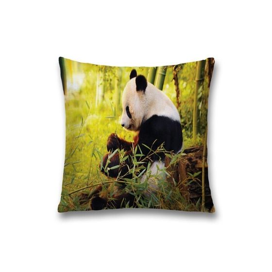 Наволочка декоративная «Панда в лесу», размер 45 х 45 см, вшитая молния